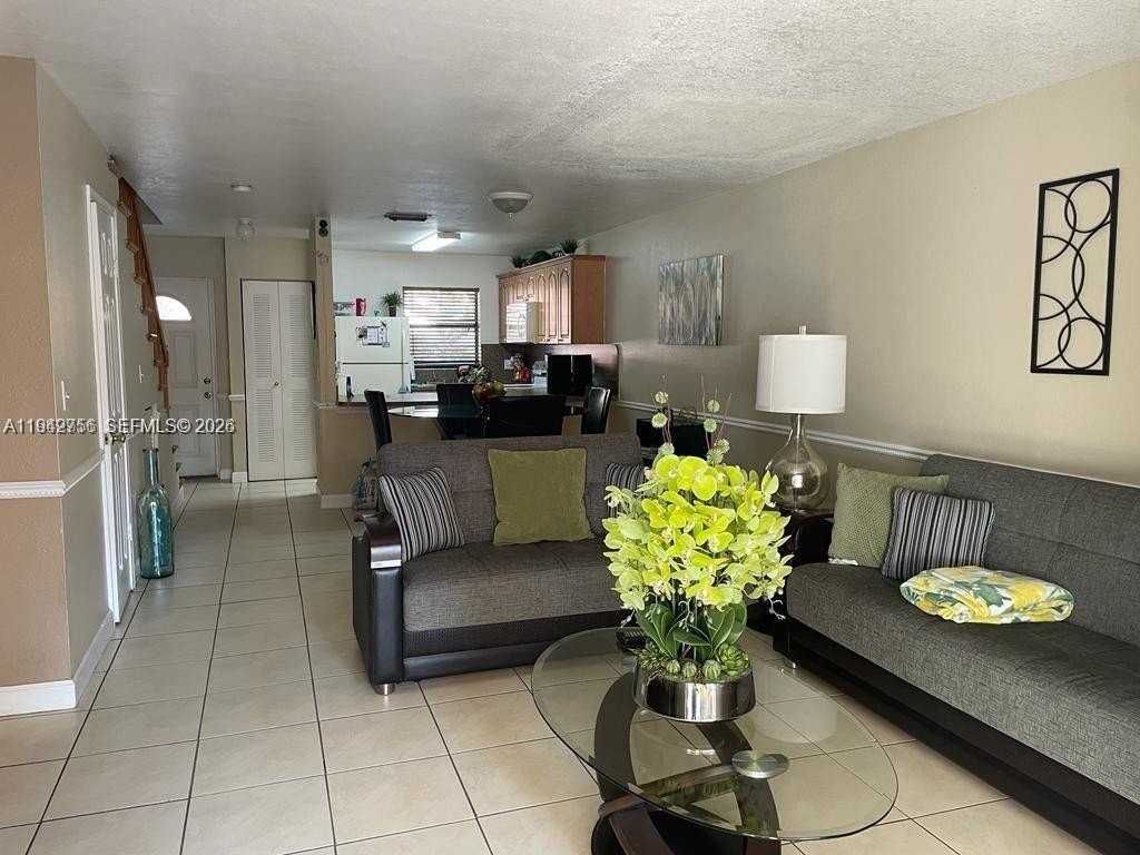 1318 W 42nd St #1318 - Photo 6 of 18