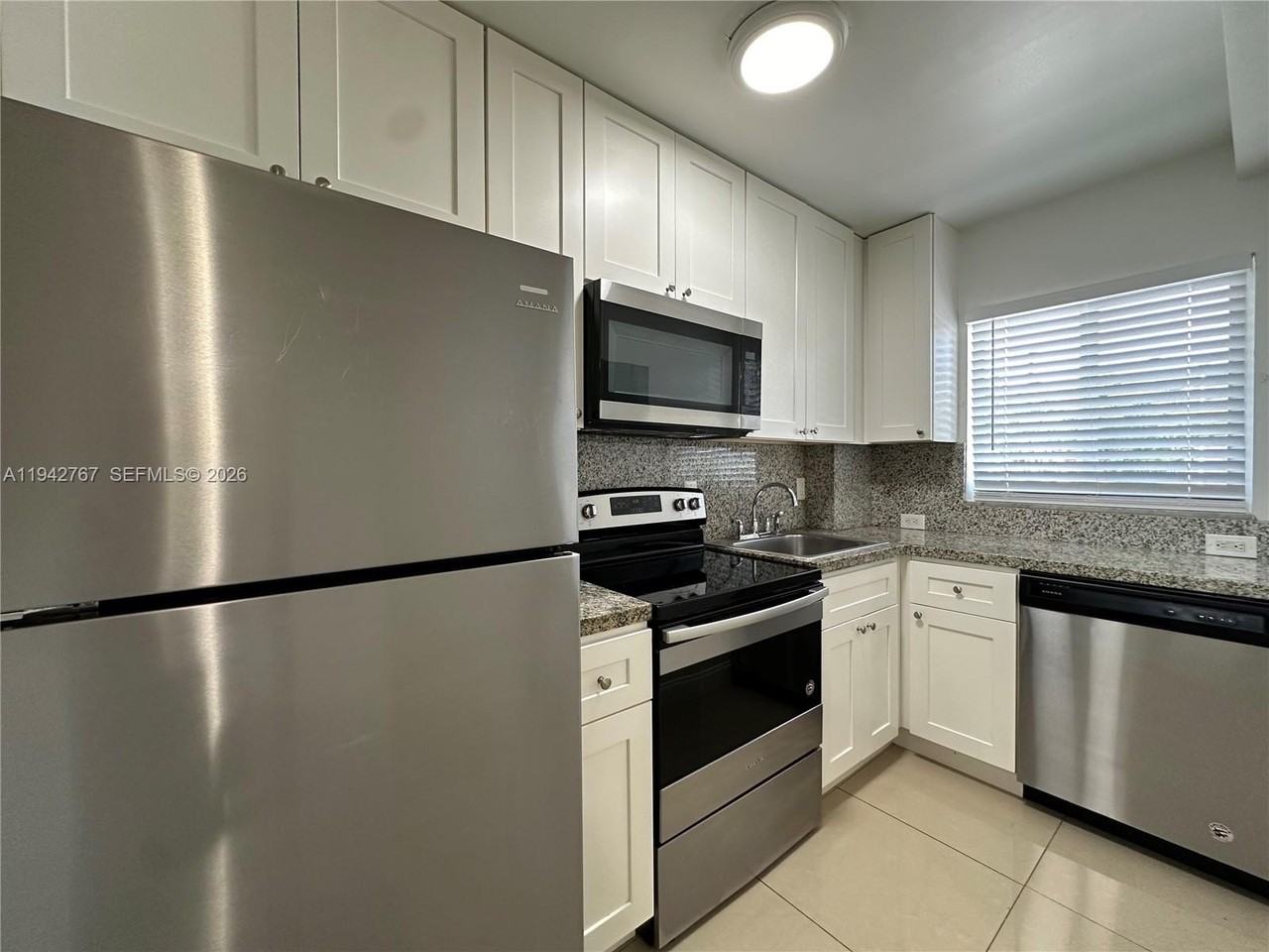 1400 Ne 56th St #209 - Photo 6 of 36