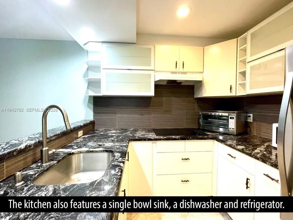 892 Sw 9th Street Cir #4 - Photo 6 of 28