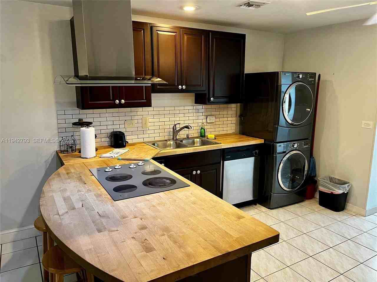 2678 Nw 65th Ave #2678 - Photo 4 of 12