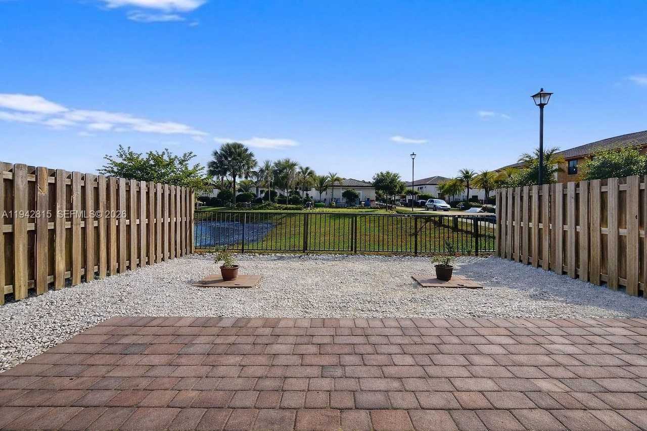 16620 Sw 42nd Ter #0 - Photo 2 of 46