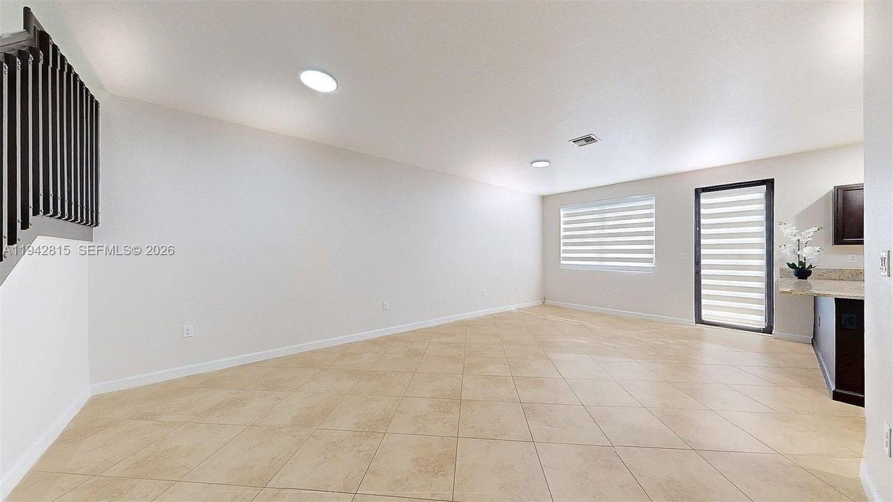 16620 Sw 42nd Ter #0 - Photo 5 of 46