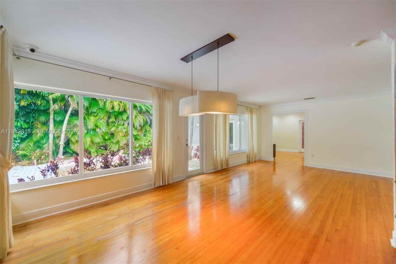 911 Mariana Ave - Photo 5 of 50