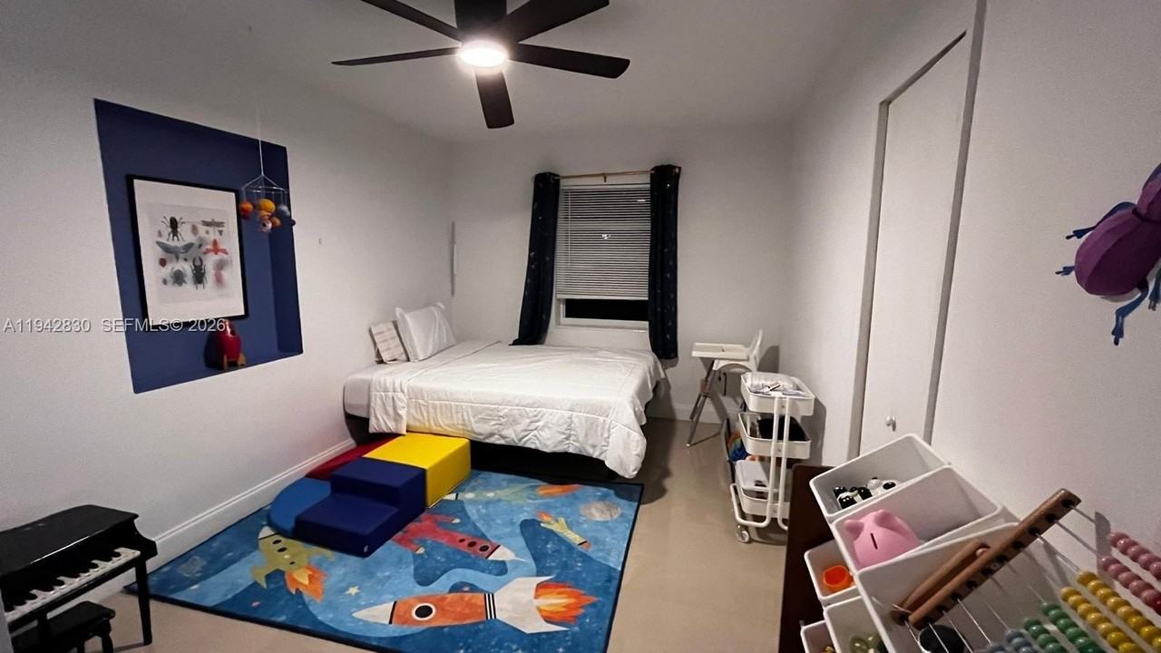 320 S 28th Ave #320 - Photo 4 of 5