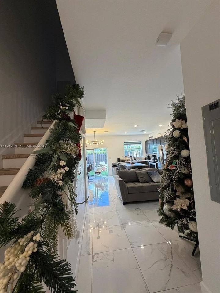 1656 Se 27th Ter #1656 - Photo 4 of 5