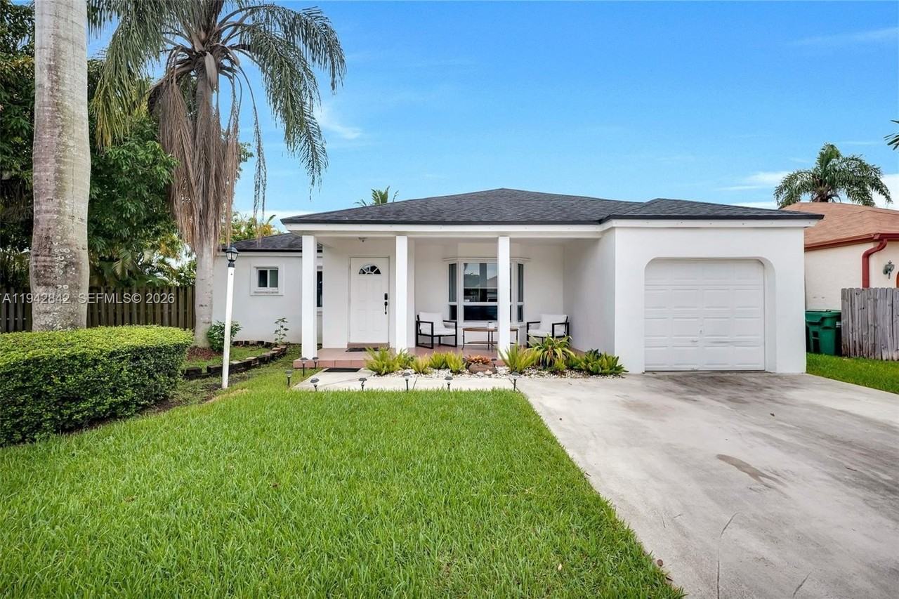 15450 Sw 143rd Ave #15450 - Photo 2 of 28