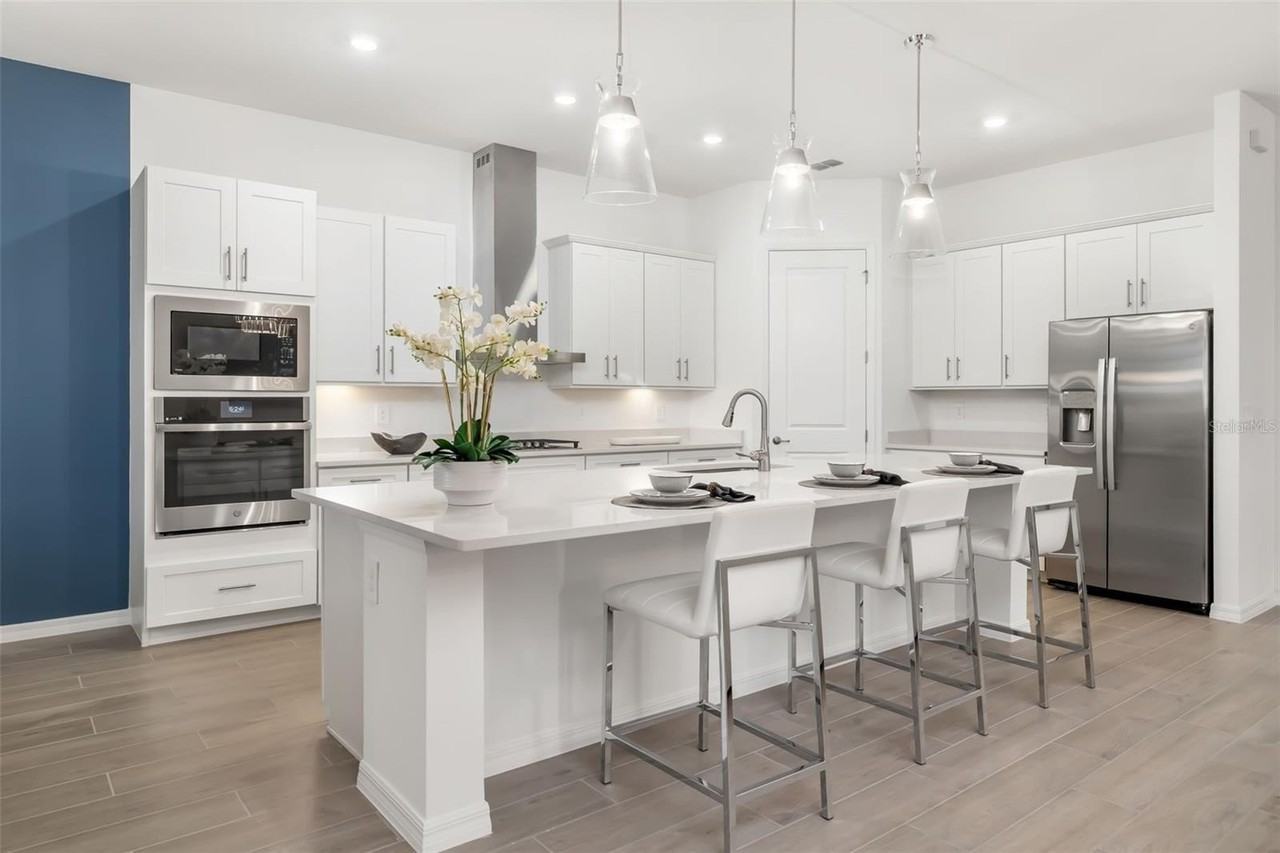 5617 Lightning Whelk Ln - Photo 7 of 50