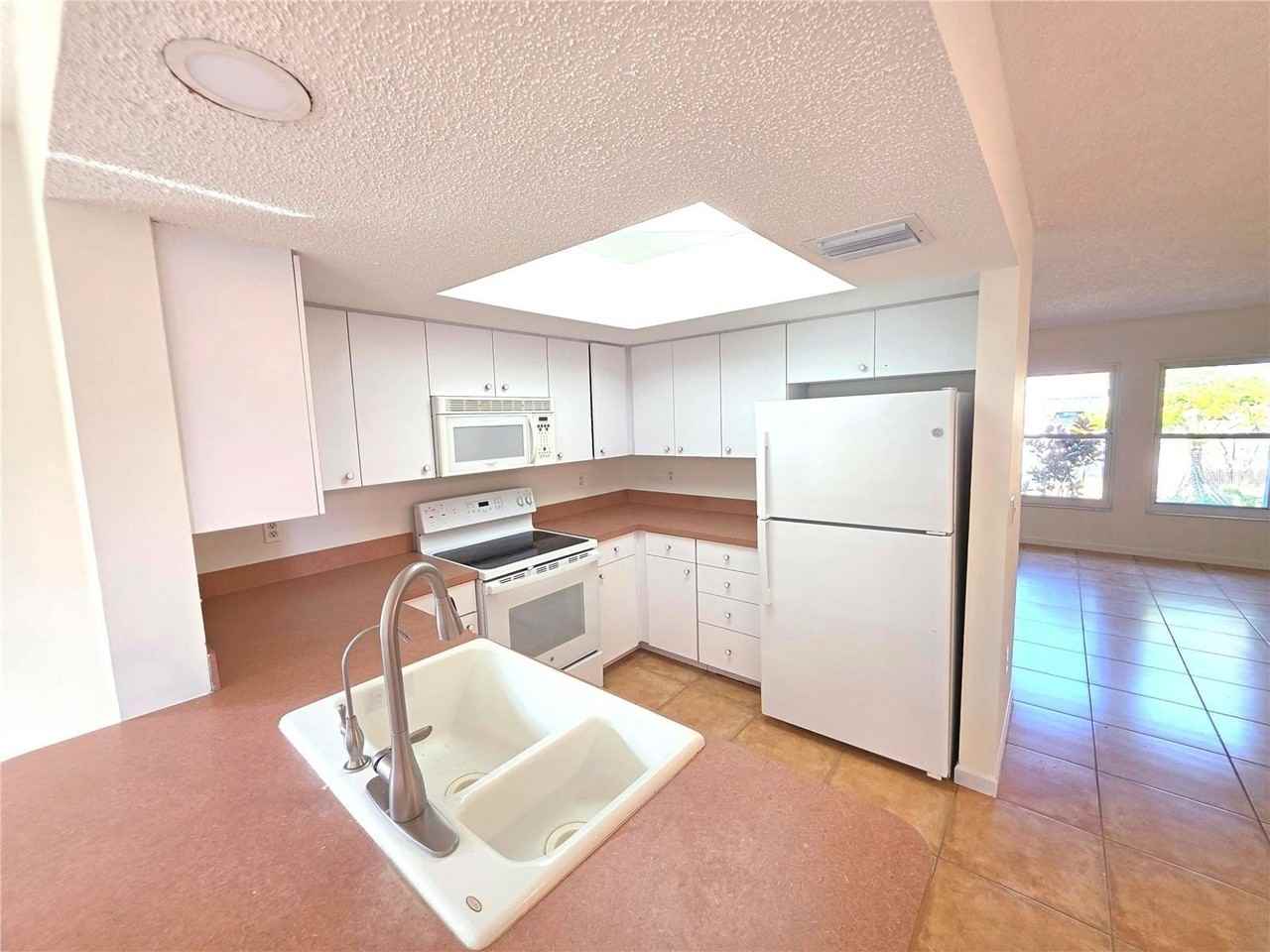 1051 Acadia Rd - Photo 5 of 13