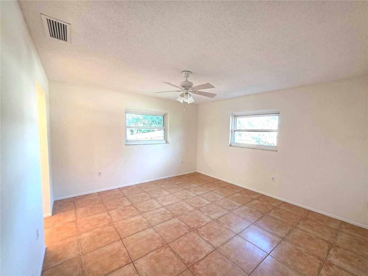 1051 Acadia Rd - Photo 6 of 13