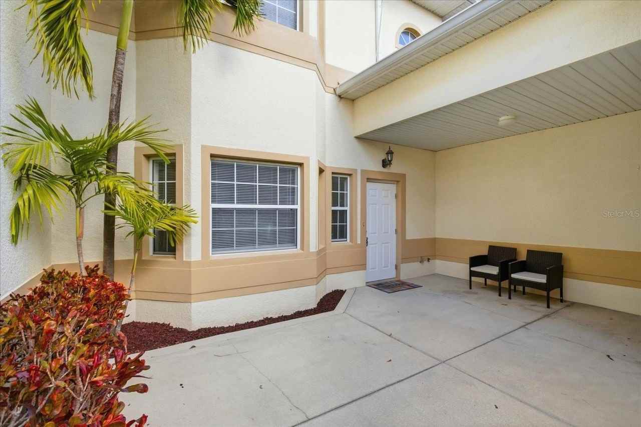 17239 Chateau Pine Way - Photo 2 of 12