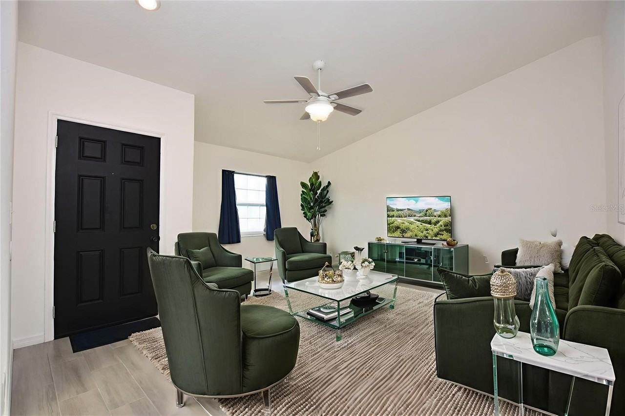 1035 Fox Lake Dr - Photo 2 of 25