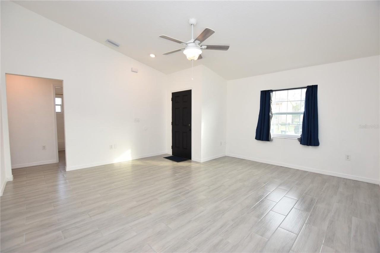 1035 Fox Lake Dr - Photo 4 of 25