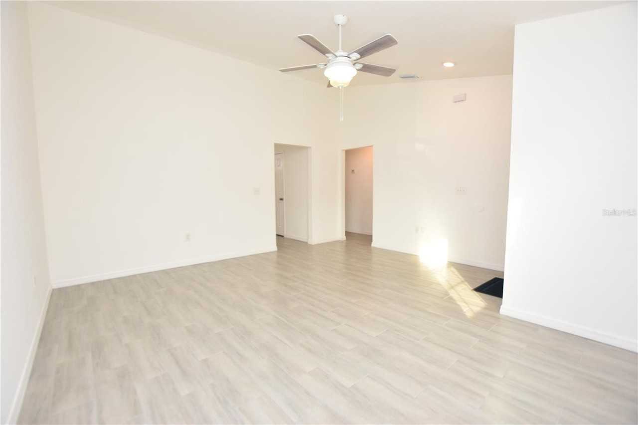 1035 Fox Lake Dr - Photo 5 of 25