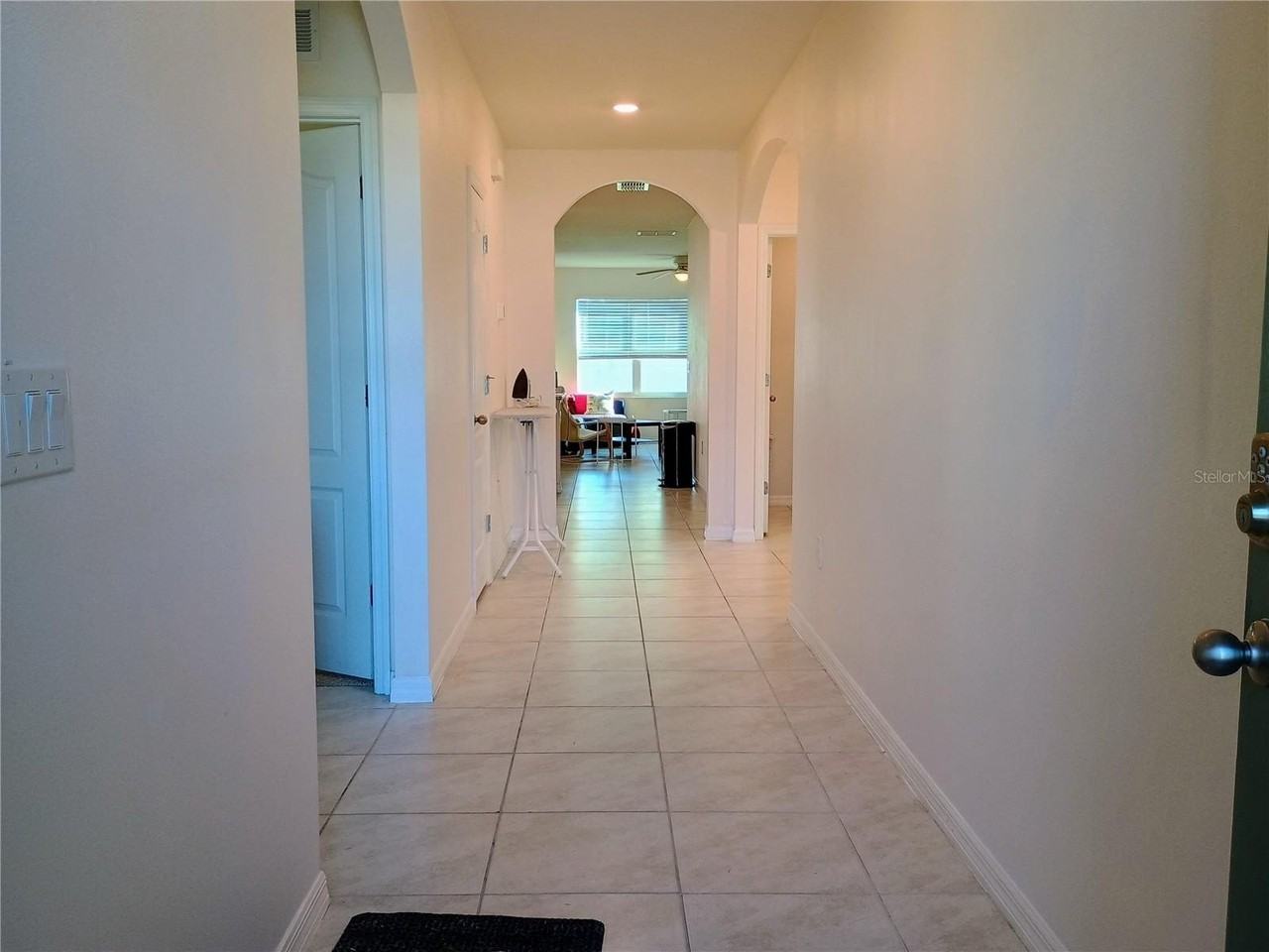 1925 Chautauqua Ln - Photo 5 of 36