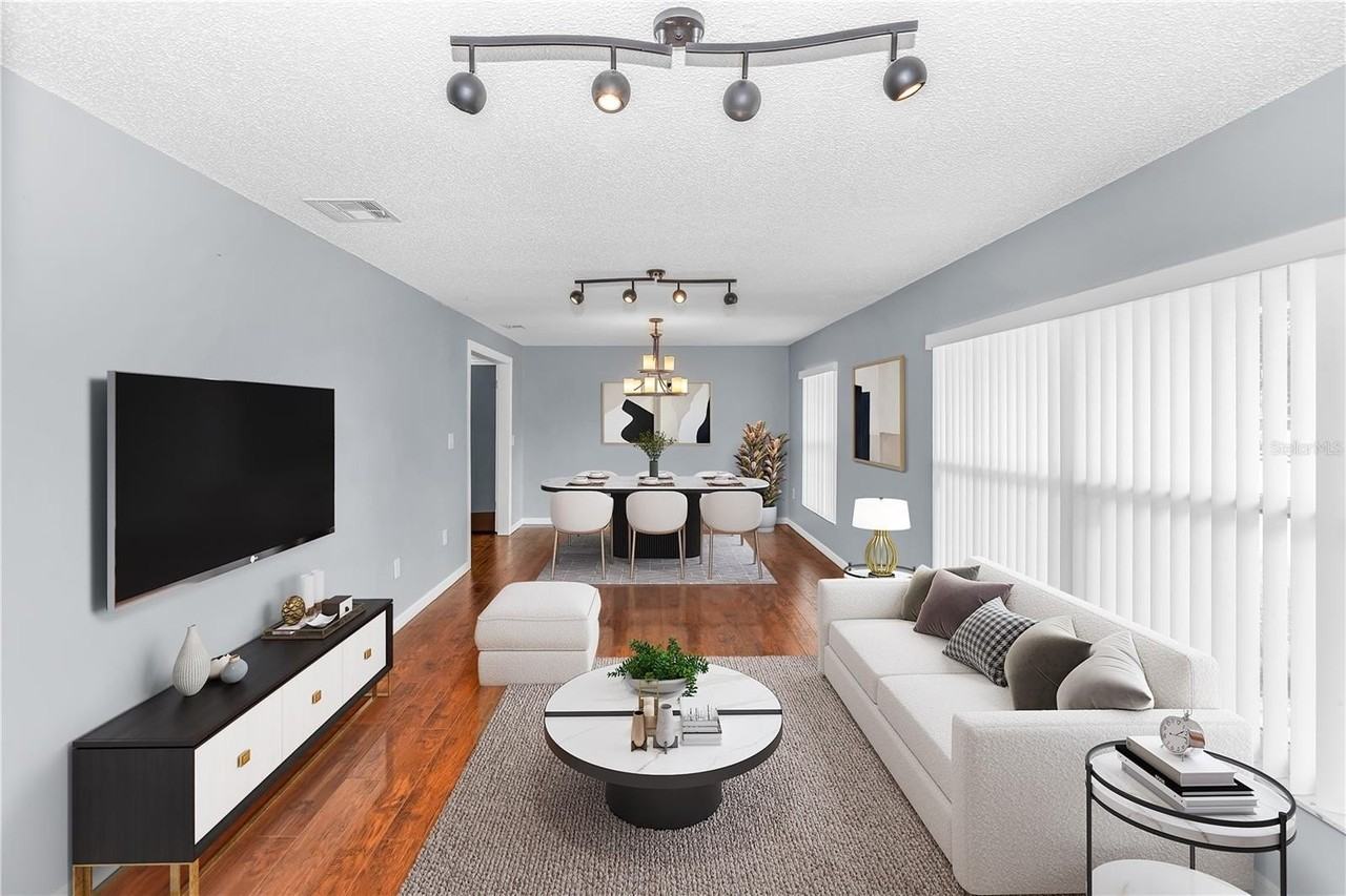 8315 Village Green Rd - Photo 6 of 41