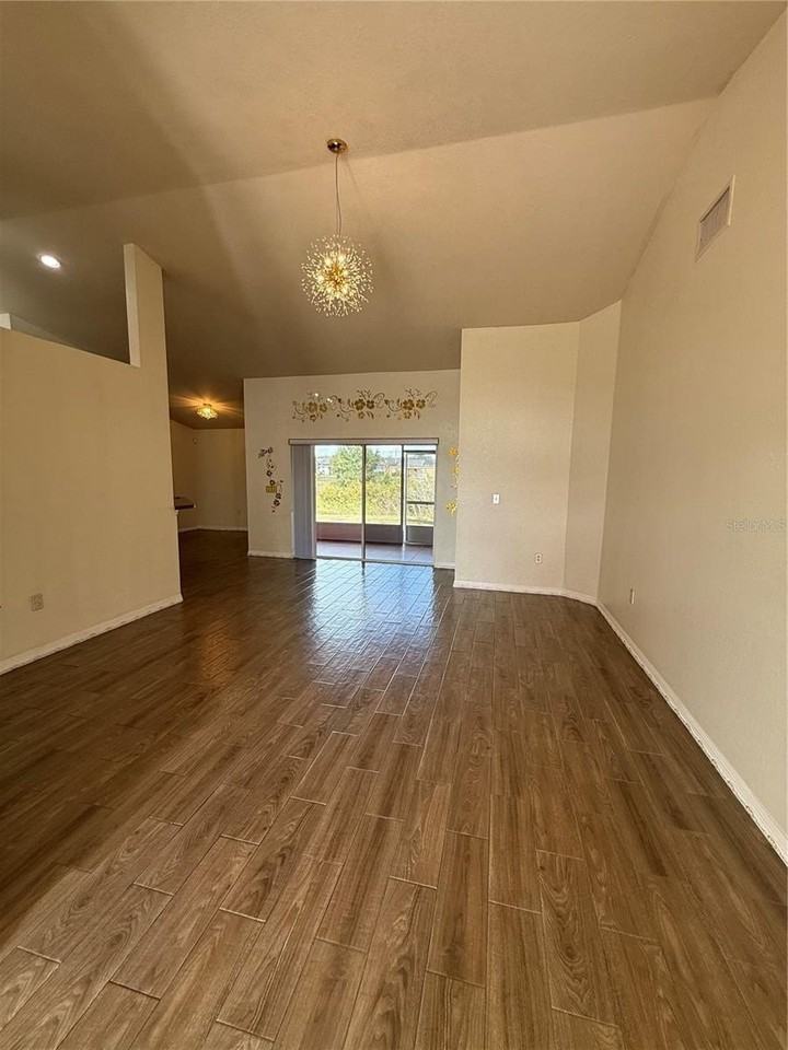 318 Highland Meadows Dr - Photo 5 of 24