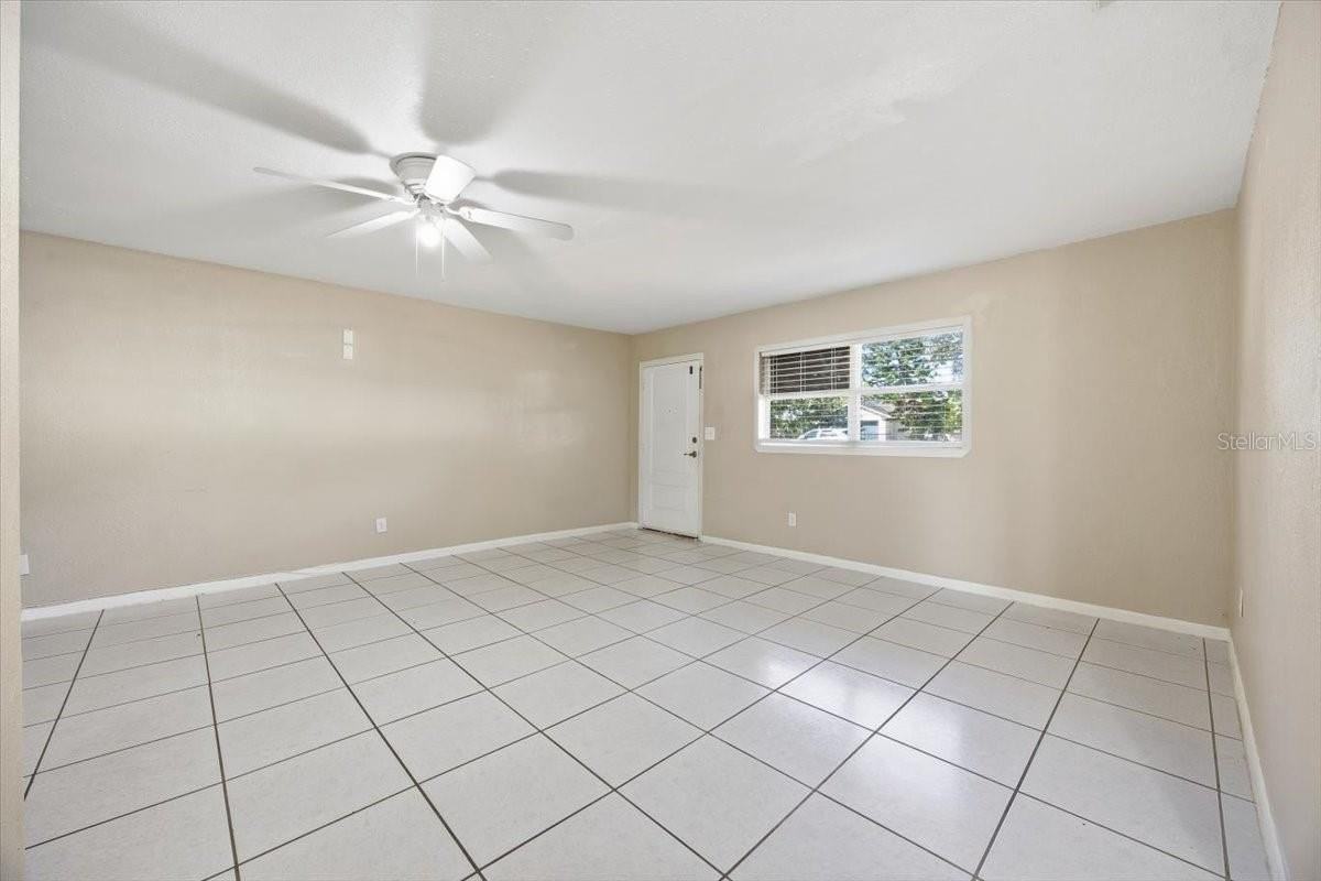 113 N Lancelot Ave - Photo 7 of 19