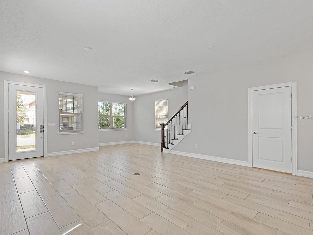 14341 Lanikai Beach Dr - Photo 6 of 43