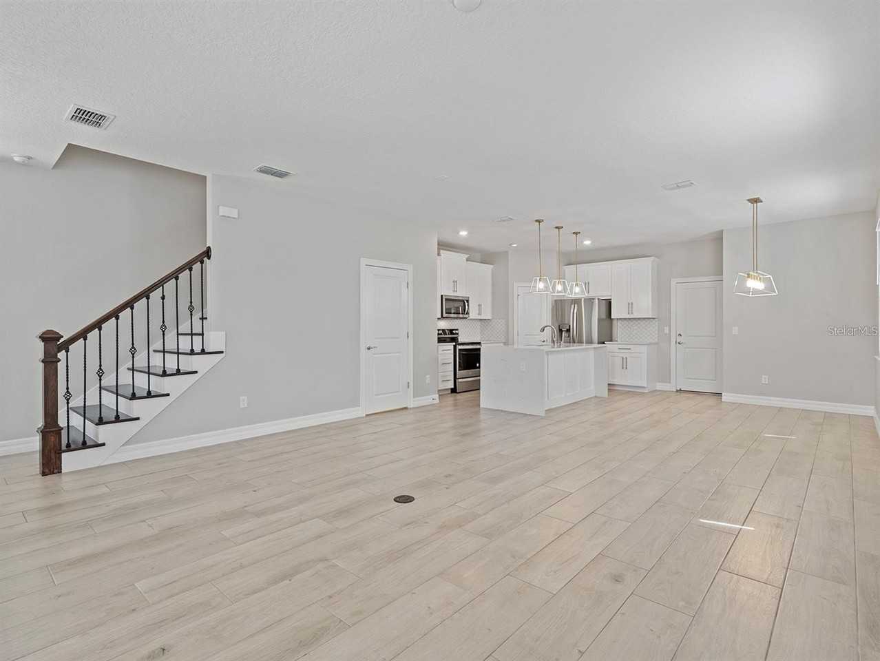 14341 Lanikai Beach Dr - Photo 7 of 43