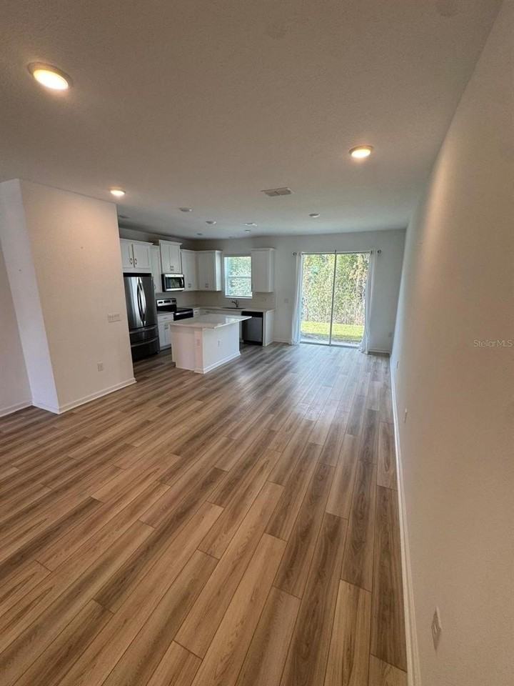 950 Spring Palms Loop - Photo 3 of 9