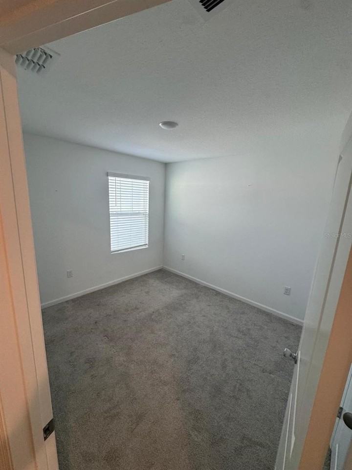 950 Spring Palms Loop - Photo 6 of 9