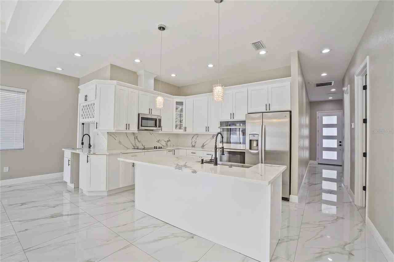 3310 W Cherry St - Photo 2 of 22