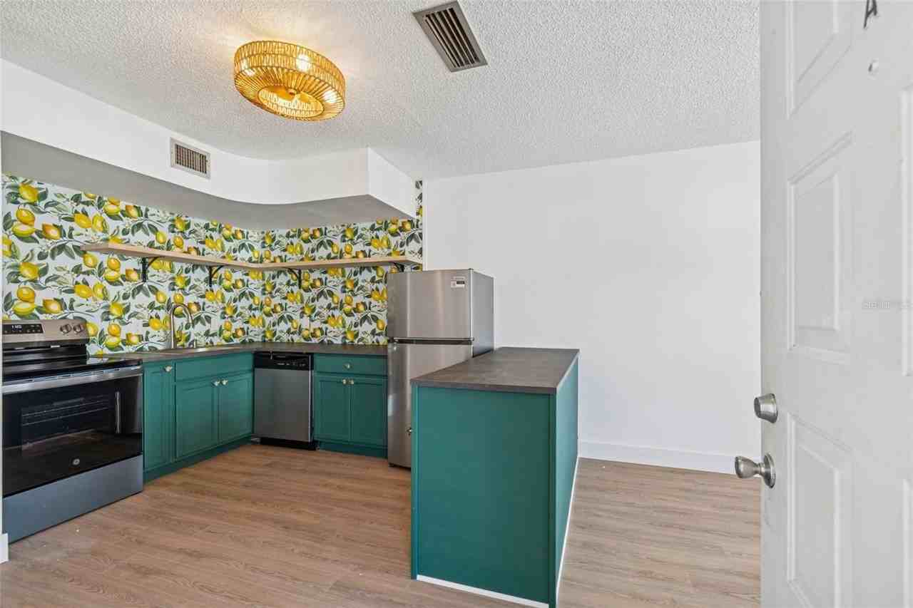 4511 S Oak Dr #R32A - Photo 6 of 27