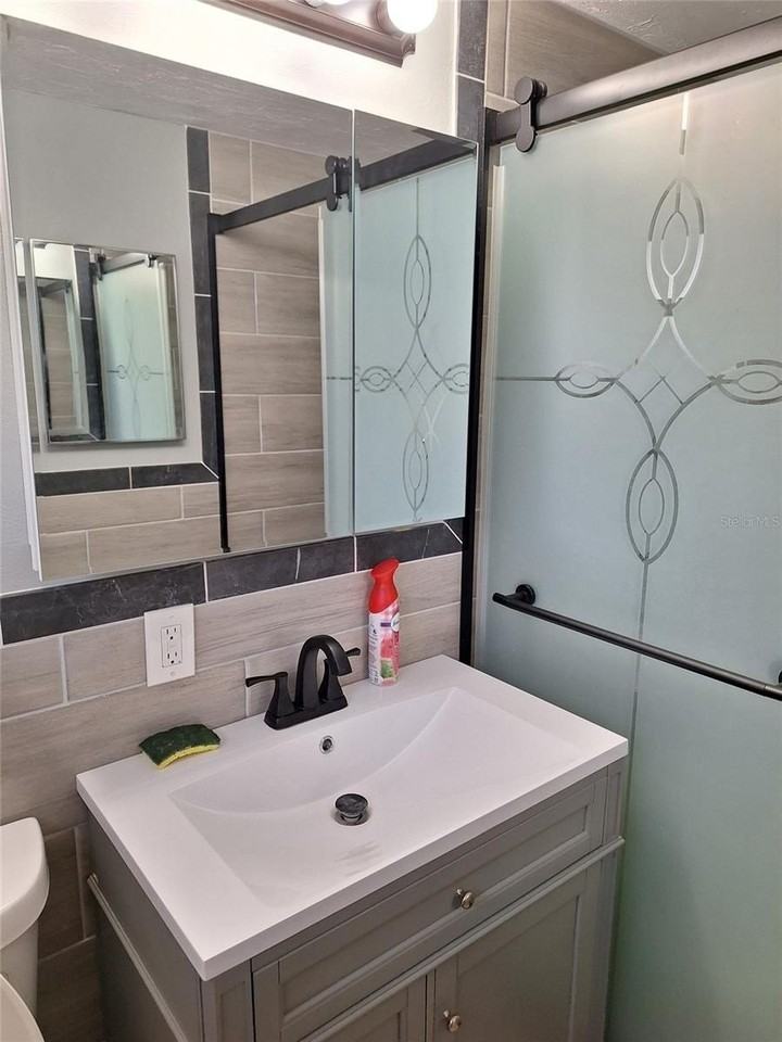 1550 Roundtree Rd - Photo 5 of 6