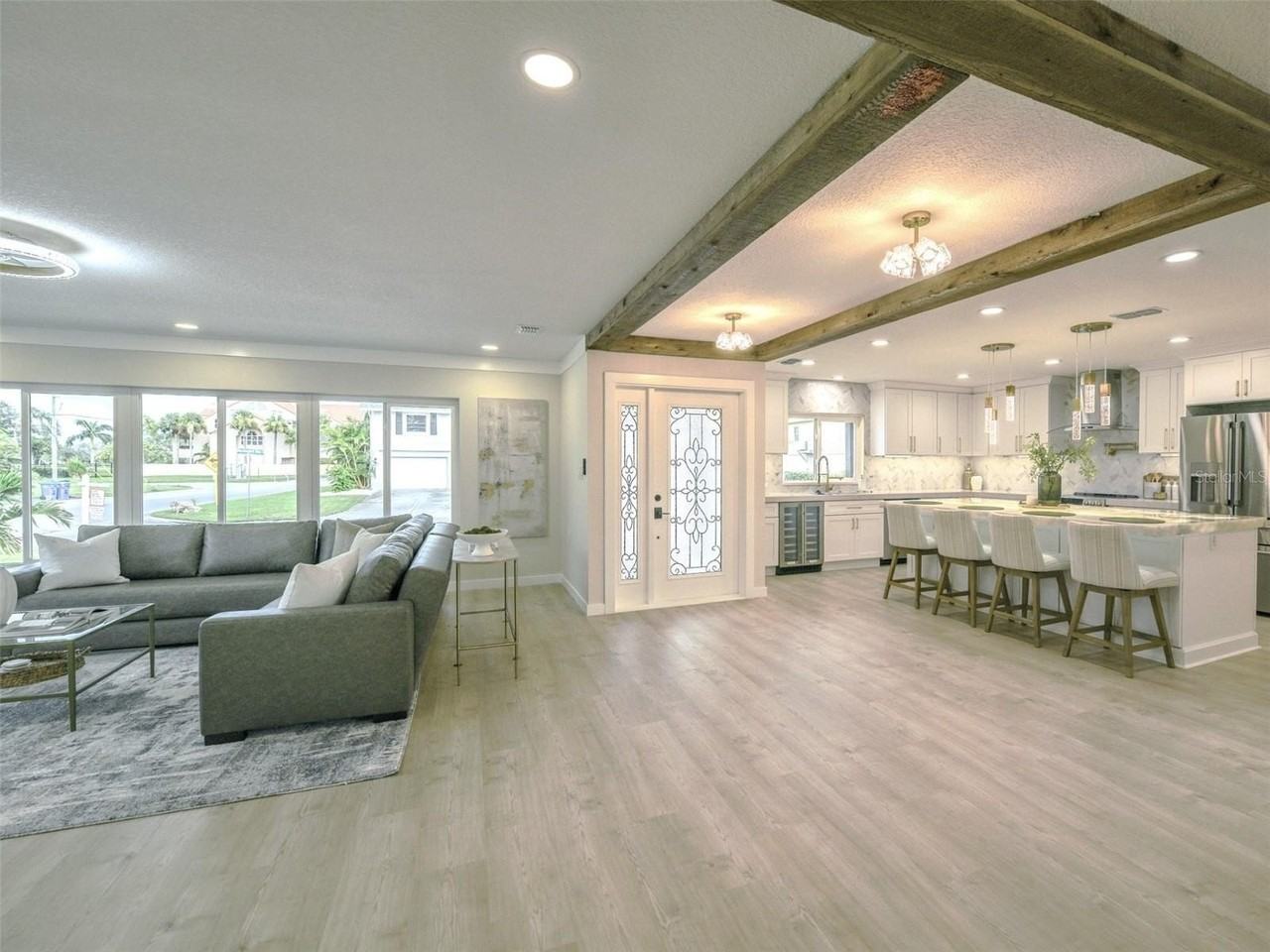 6400 Mockingbird Way S - Photo 3 of 4