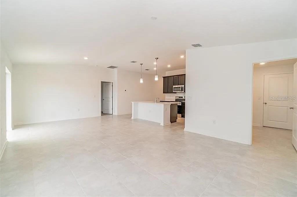 2220 Green Valley St - Photo 4 of 18