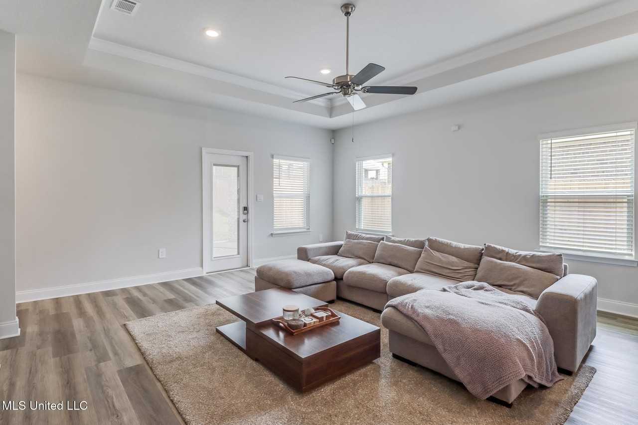 17762 Kelso Dr - Photo 7 of 29