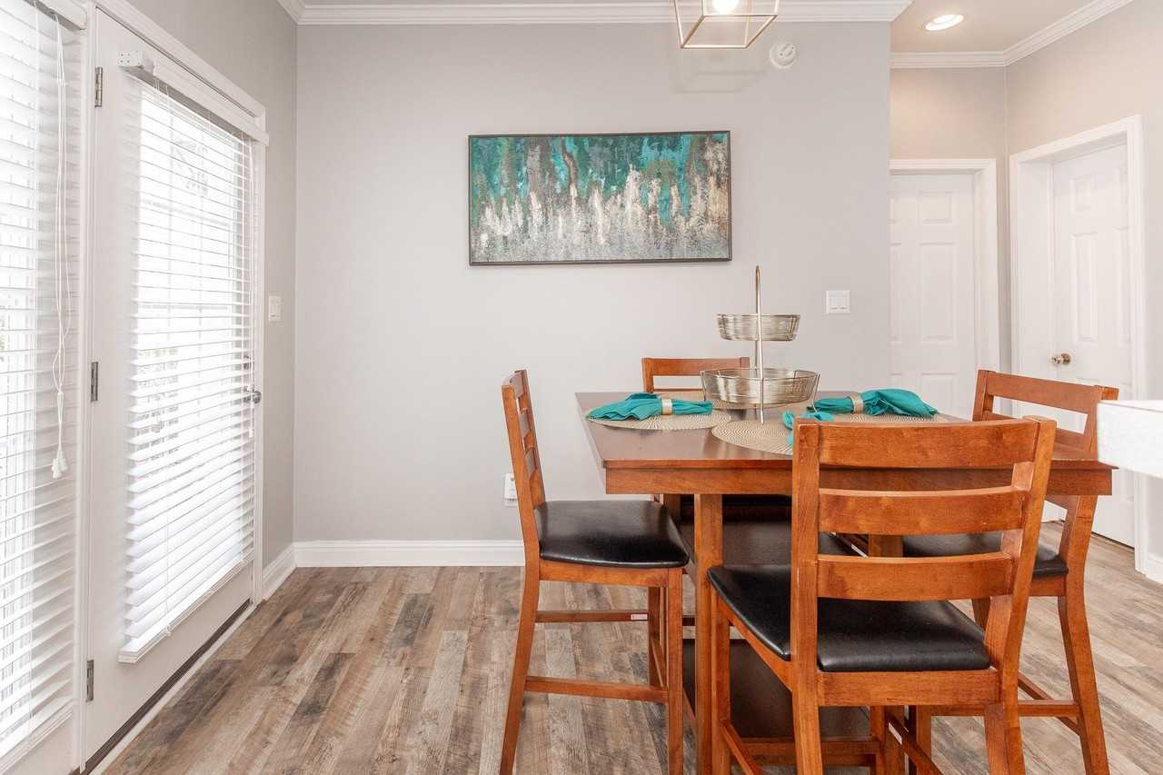 Walnut Ridge Ct - Photo 2 of 14