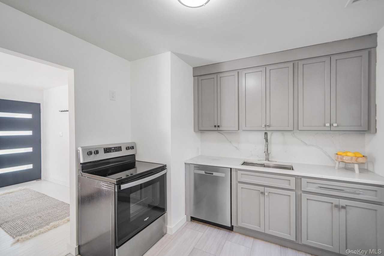 138 W Tiana Rd - Photo 7 of 24