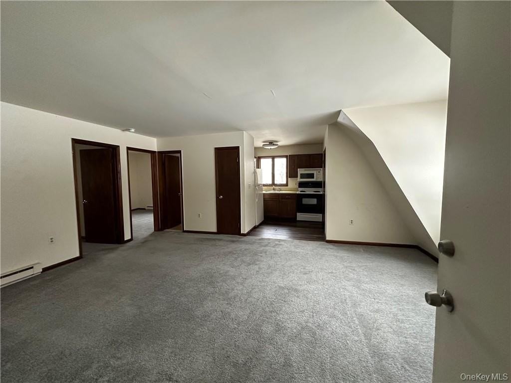 15 Kelly Ln Apt D #D - Photo 4 of 8