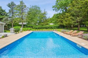 featured image of 215 Northfield Ln