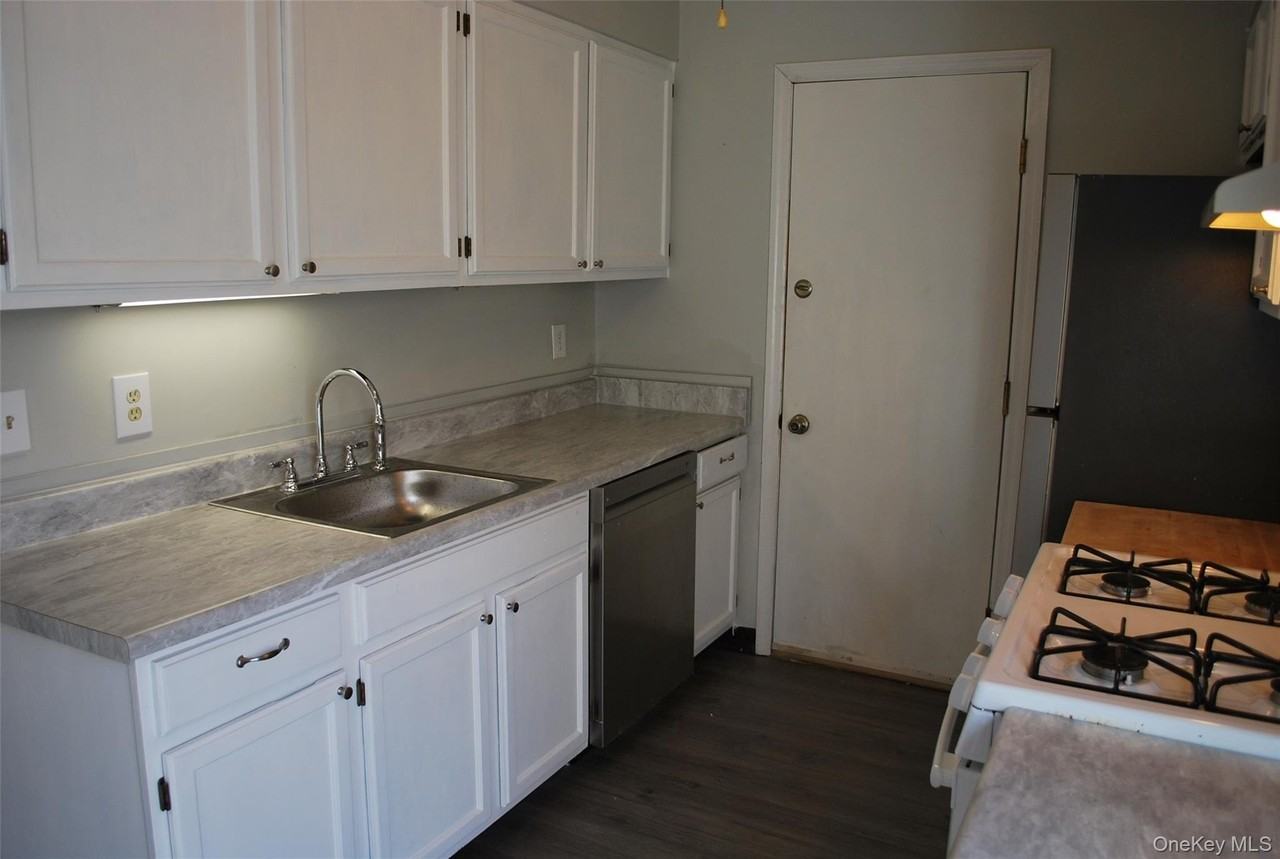 39 Candlestick Ct - Photo 4 of 8