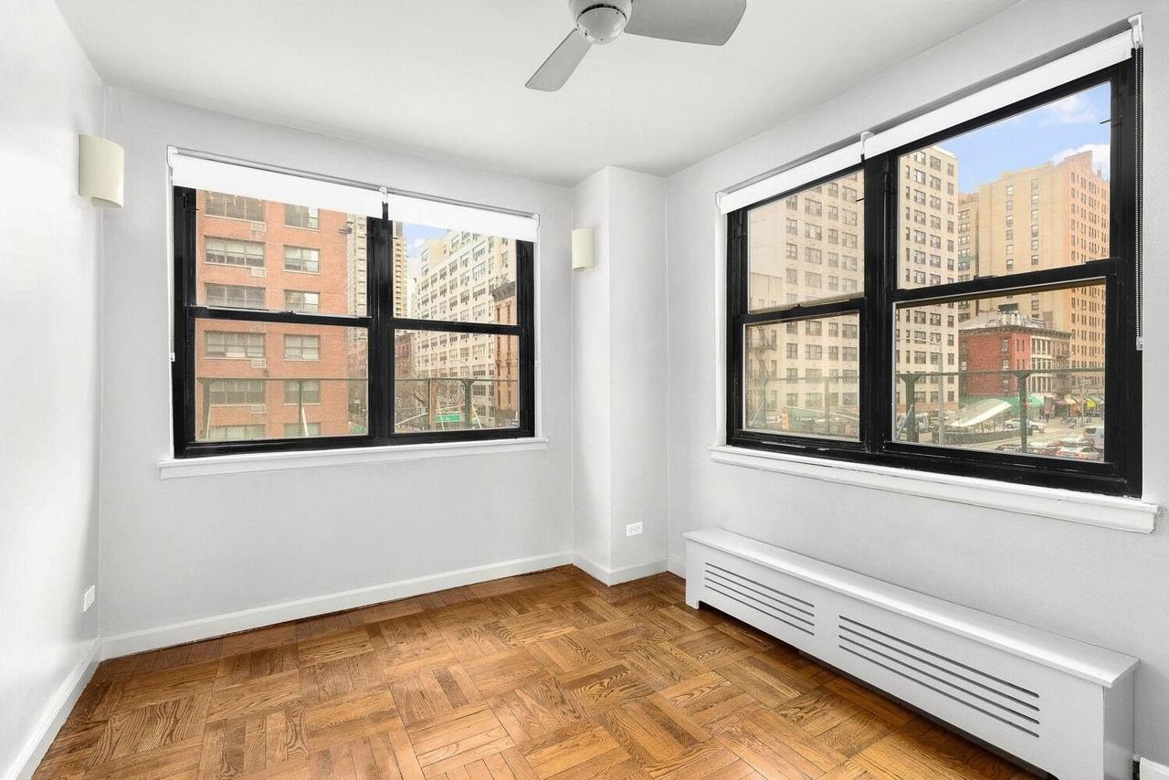 233 E 70th St Apt 3s #3S - Photo 5 of 6