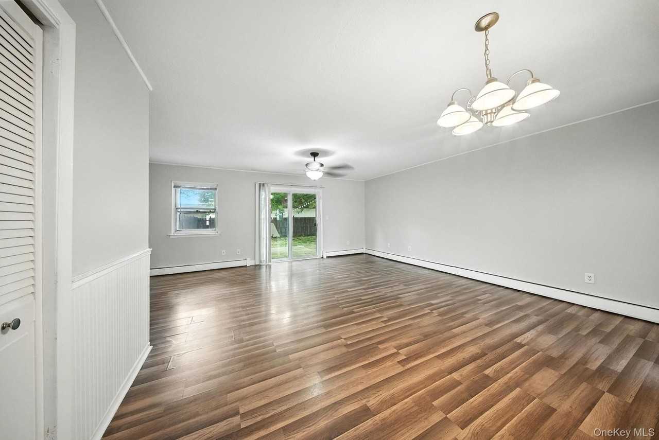 105 Sheffield Dr - Photo 5 of 27