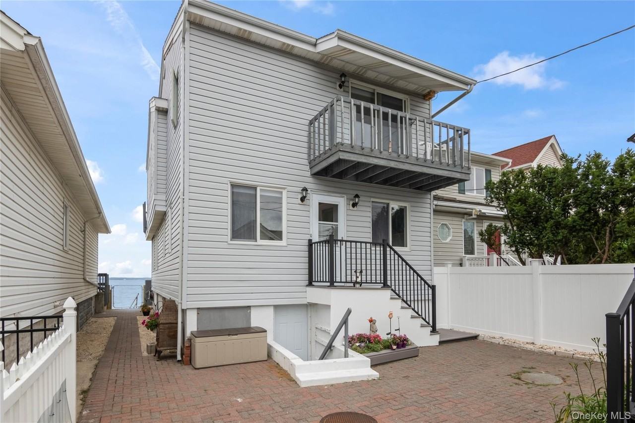 19 Pine Ln - Photo 3 of 41