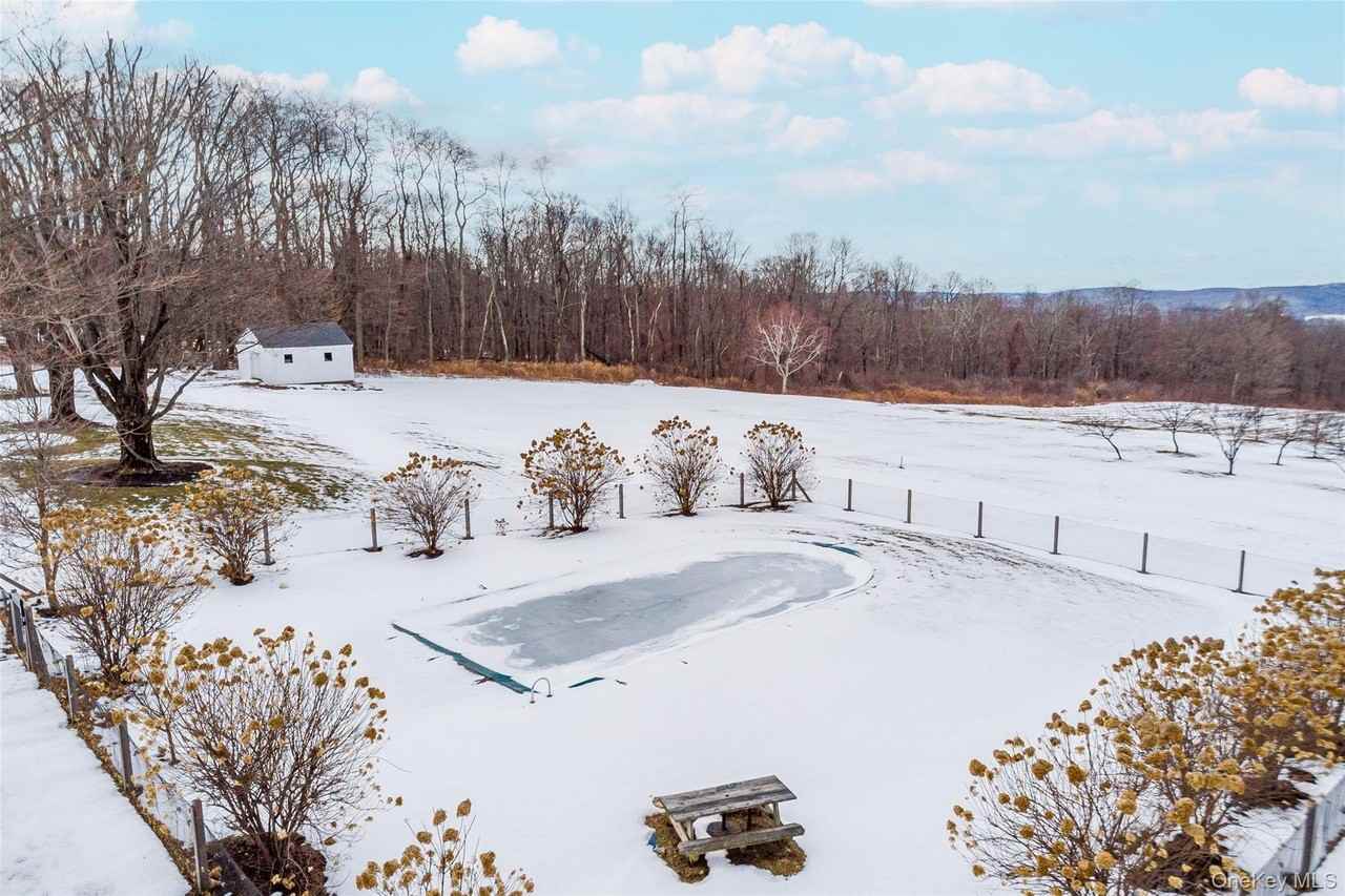 159 Old Quaker Hill Rd - Photo 3 of 40