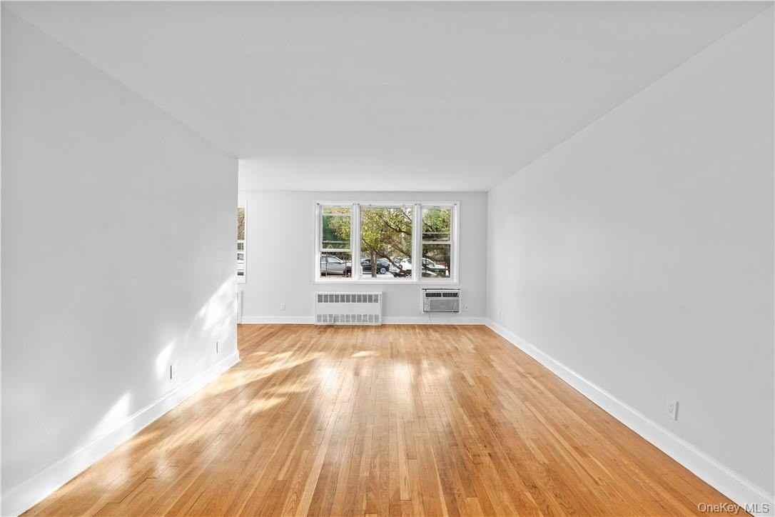 700 Scarsdale Ave Apt 1t #1T - Photo 3 of 17