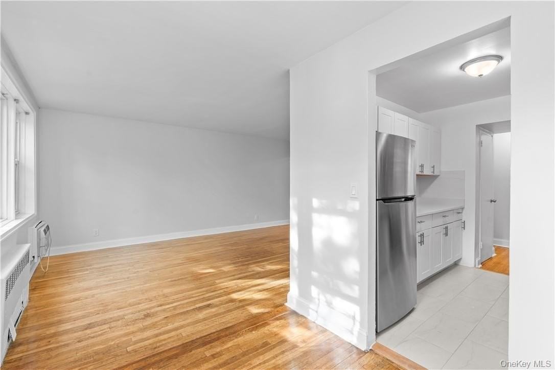 700 Scarsdale Ave Apt 1t #1T - Photo 6 of 17