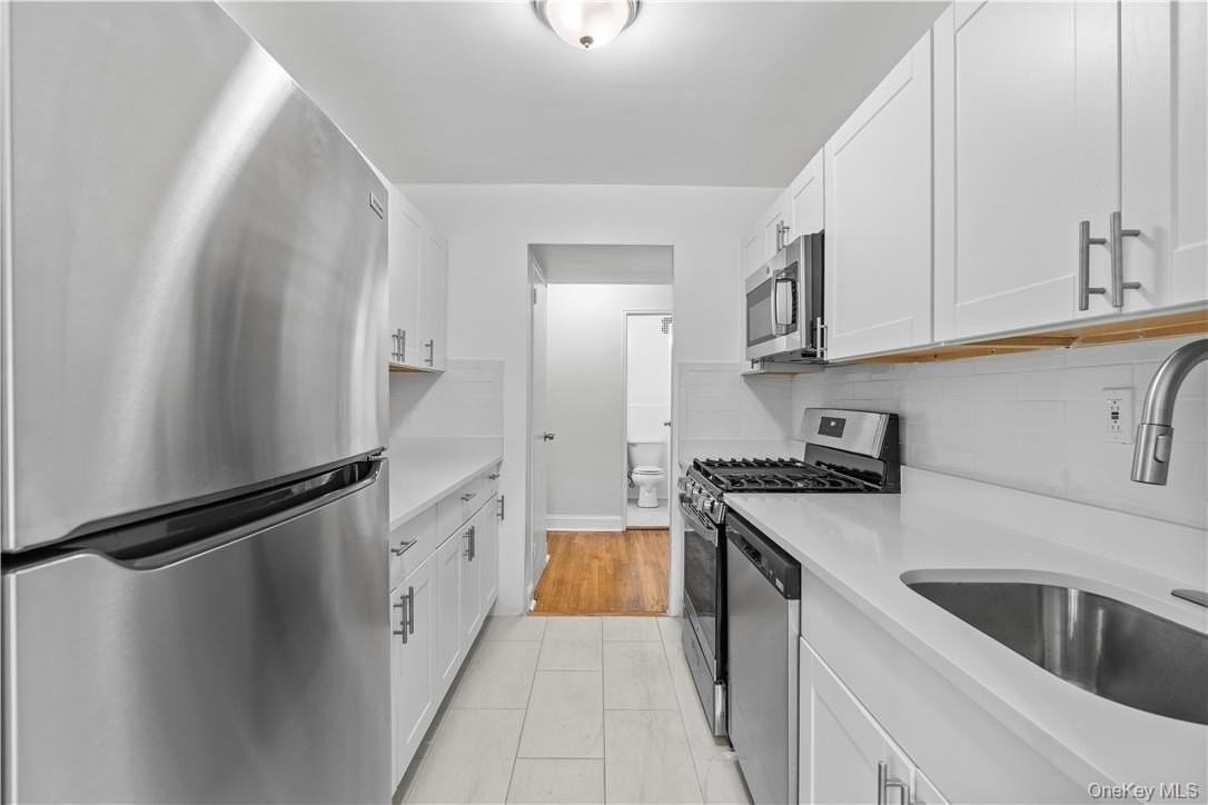 700 Scarsdale Ave Apt 1t #1T - Photo 7 of 17