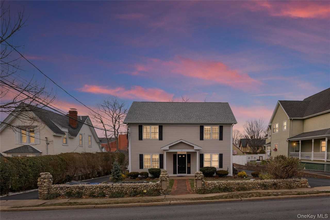 17 Fairview St Unit A #A - Photo 2 of 25