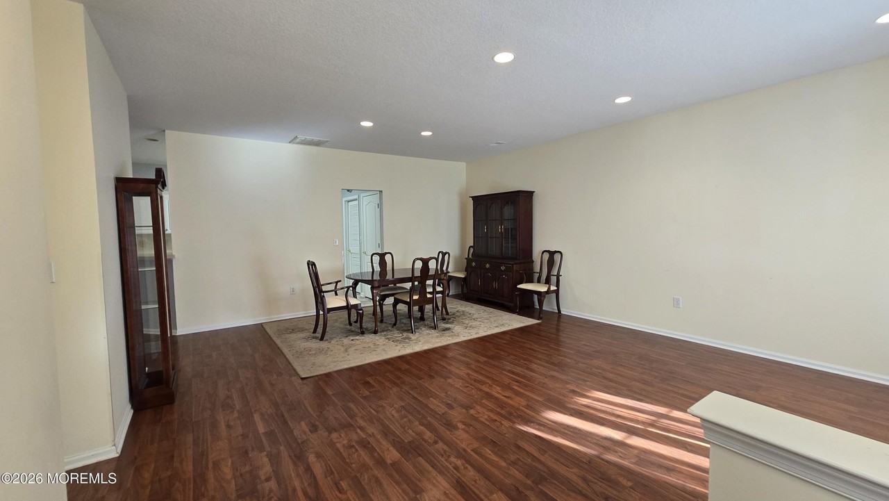 16 Golden Willows Ave - Photo 3 of 17