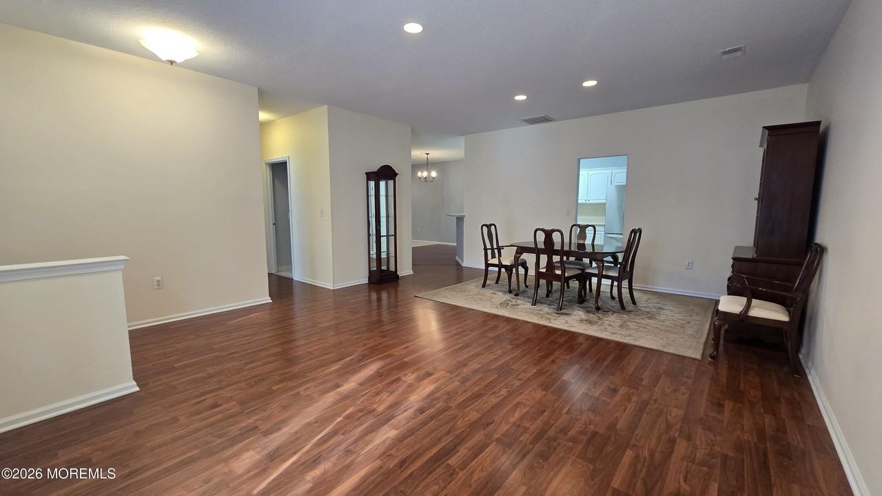 16 Golden Willows Ave - Photo 4 of 17