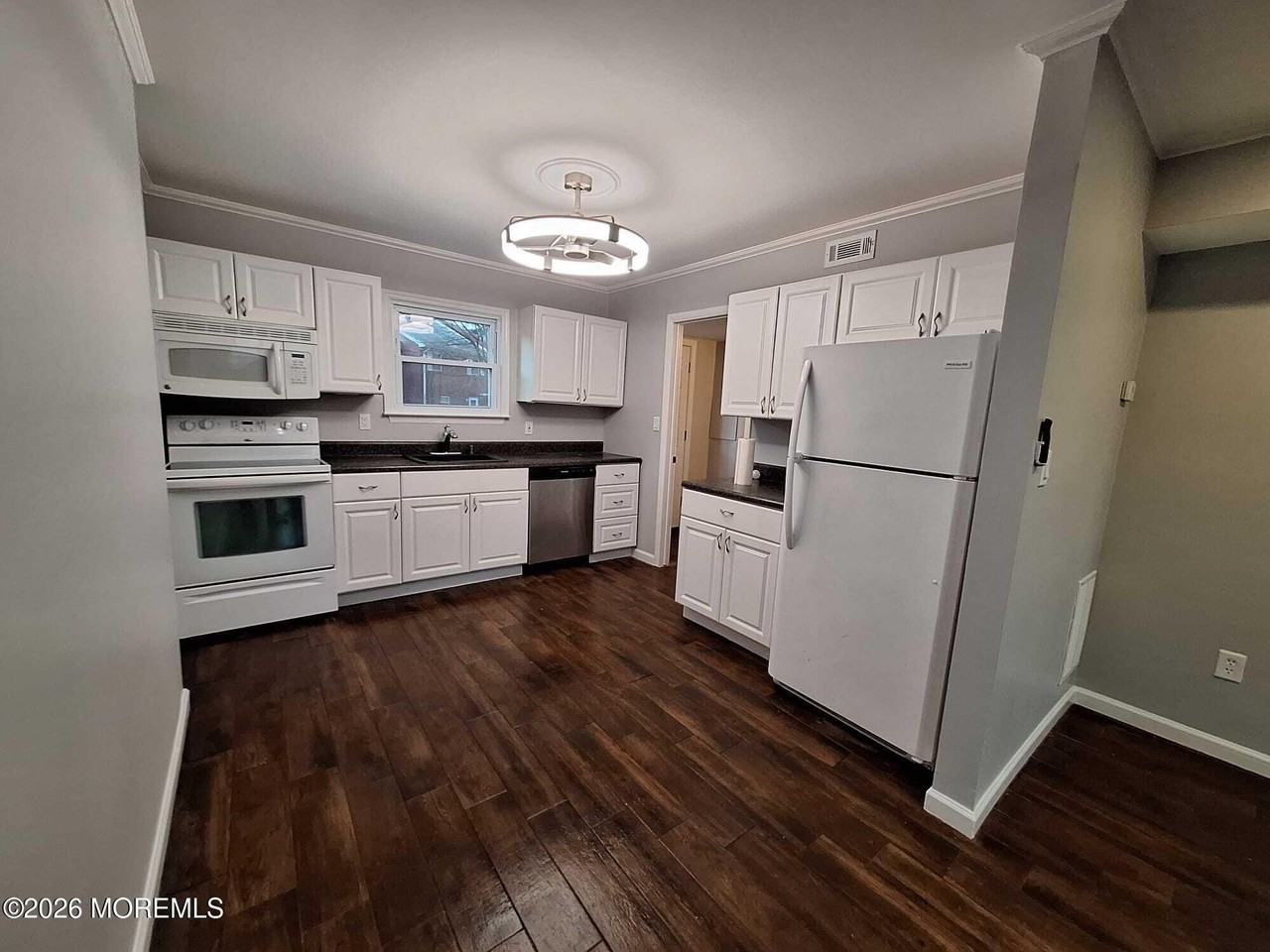 135 Briar Mills Dr - Photo 6 of 7