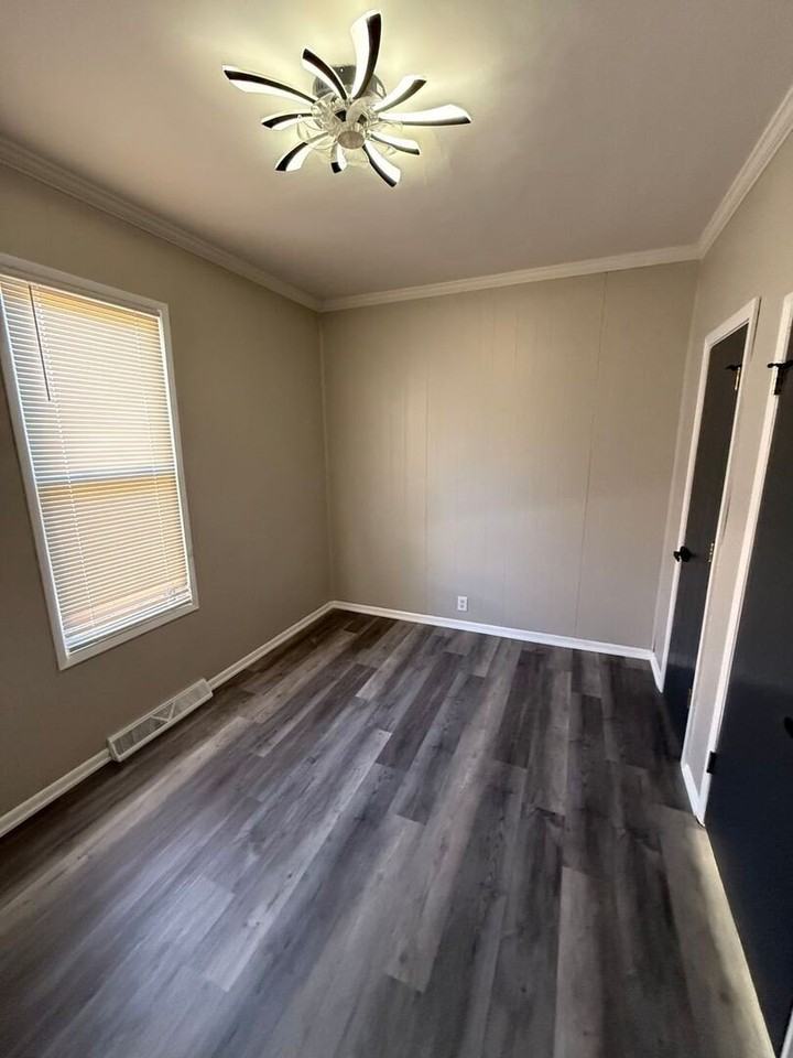 17842 Park Ave - Photo 7 of 11