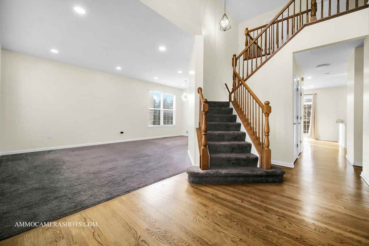 3107 Whitney Rd - Photo 4 of 44