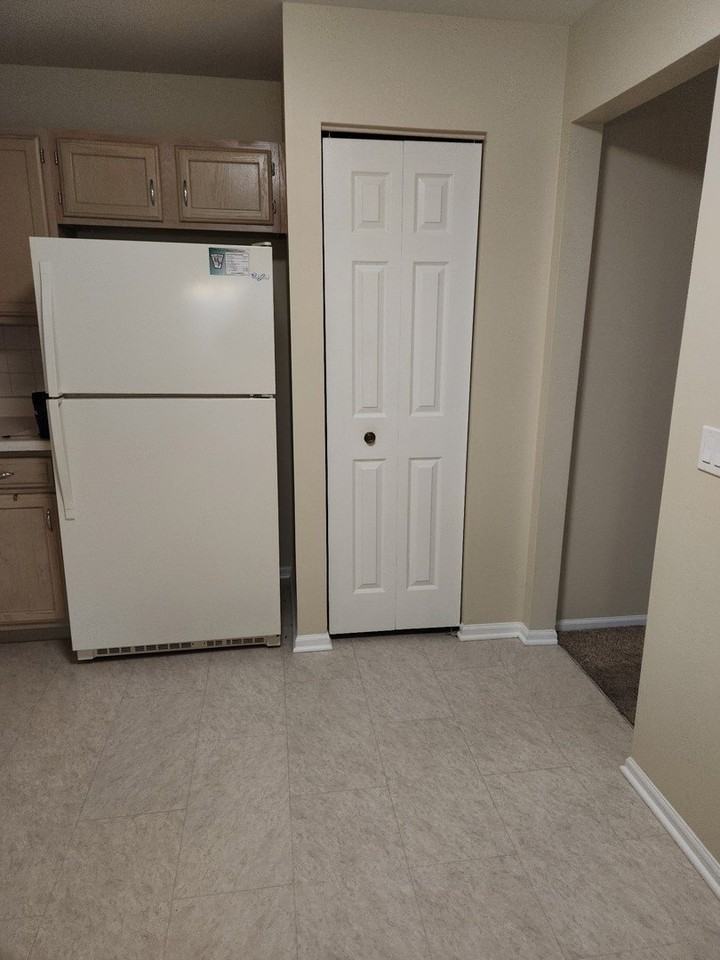 1403 Plum Ct Apt B #B - Photo 5 of 12